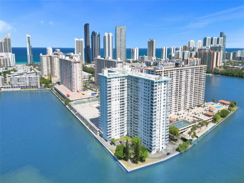 Comprar apartamento en Winston Towers 1701