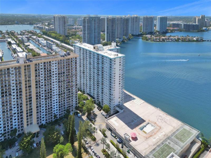 Comprar apartamento en Winston Towers 1701