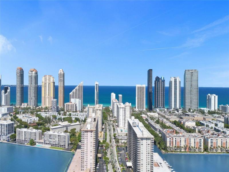 Comprar apartamento en Winston Towers 1701