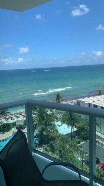 Condo for sale at Tides Hollywood Beach 10j