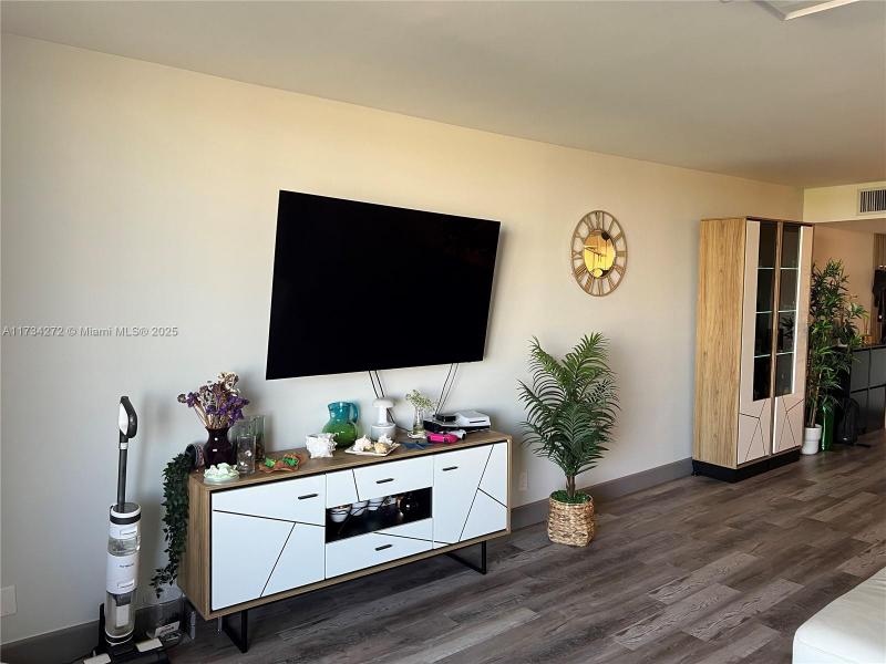 Condo for sale at Olympus Towers 504
