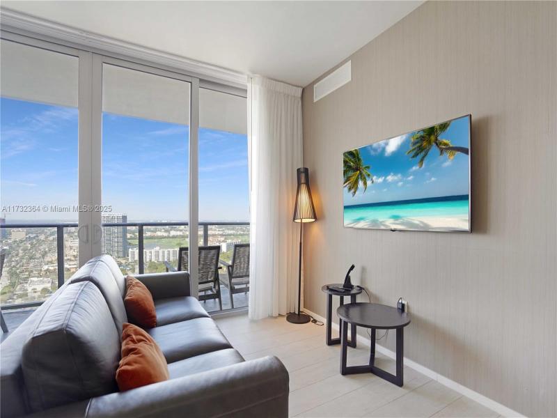 Condo for sale at Hyde Beach House R2604