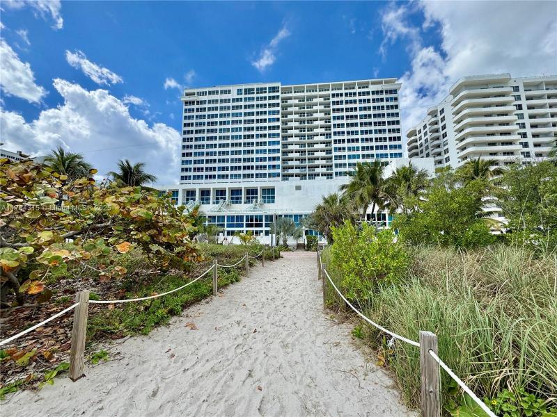 Comprar apartamento no Castle Beach Club TH-11