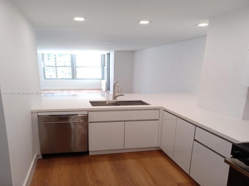 Comprar apartamento en Triton Towers 1218