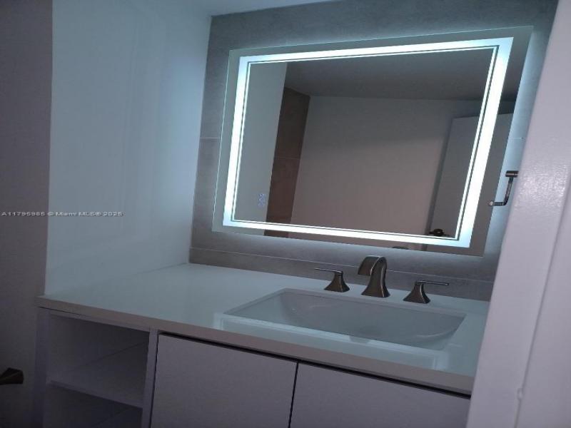 Comprar apartamento en Triton Towers 1218