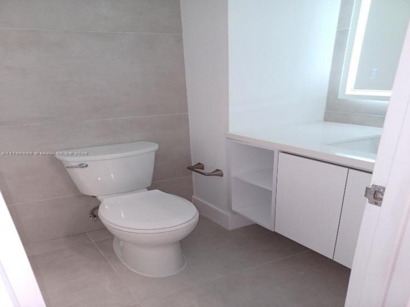 Comprar apartamento en Triton Towers 1218