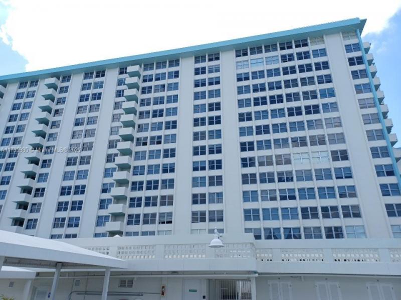 Triton Towers Apt #1218