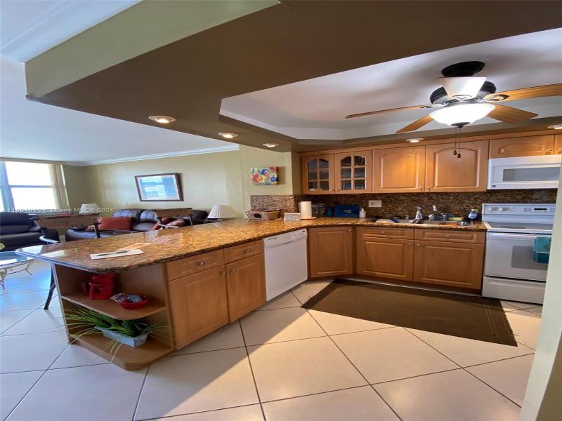 Condo for sale at Parker Dorado 403