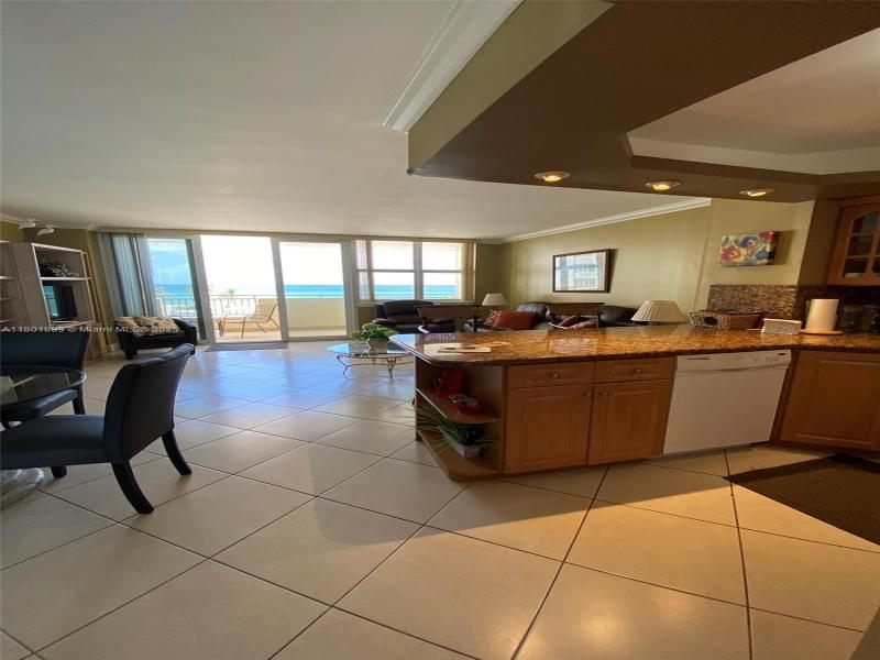 Condo for sale at Parker Dorado 403