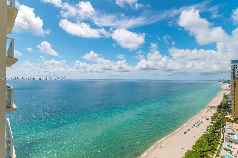 Comprar apartamento en La Perla 3401