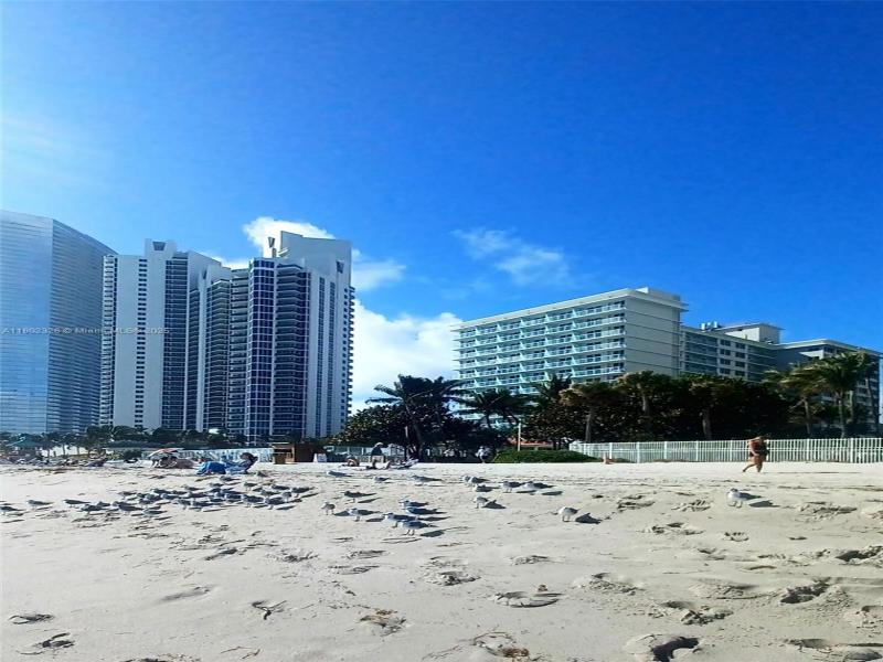 Condo for sale at Aventura Beach Club 1105