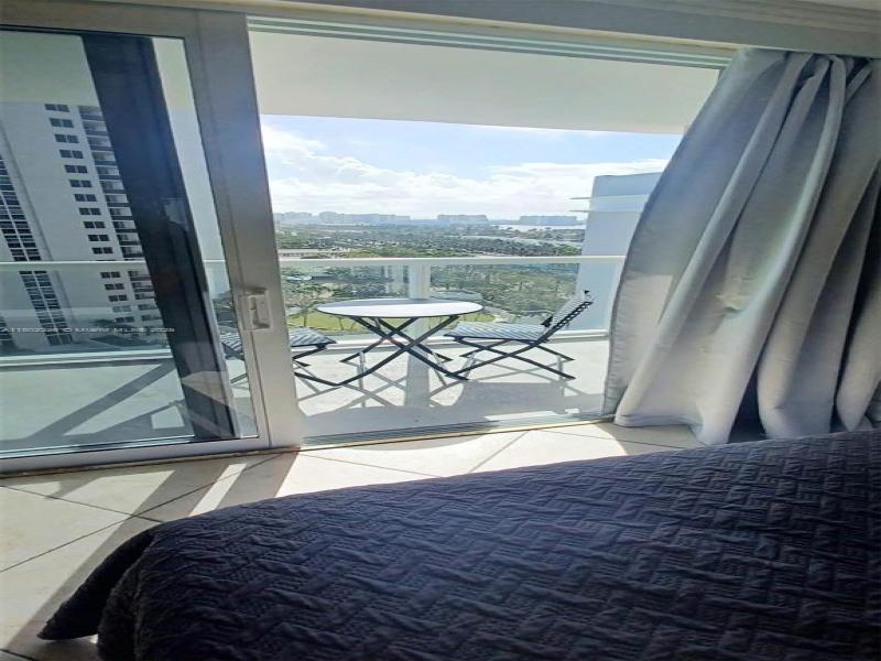 Condo for sale at Aventura Beach Club 1105
