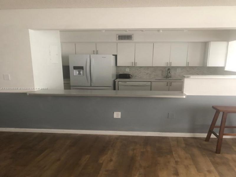 Caribbean Breeze Apt #108