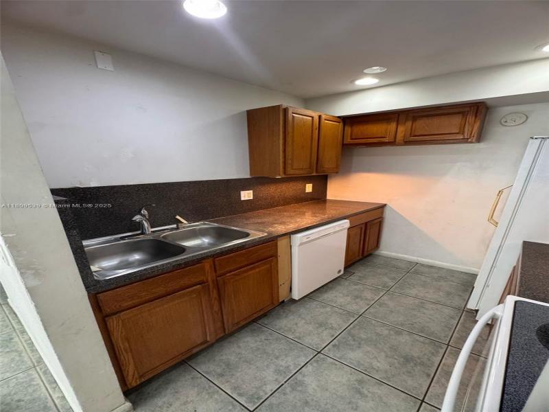 Property photo # 4
