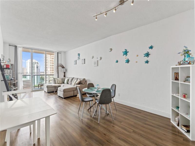 Property photo # 9
