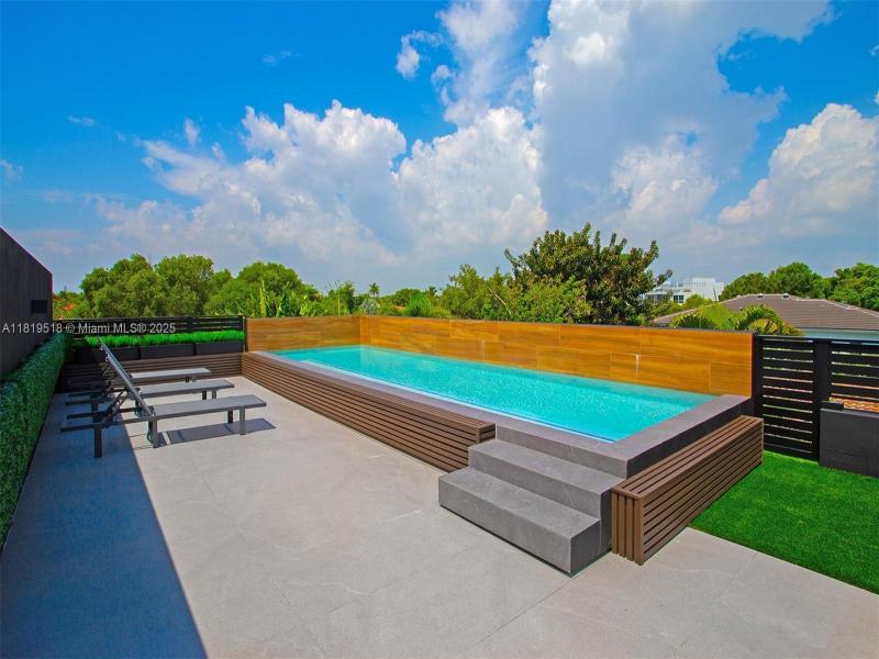 Property photo # 8