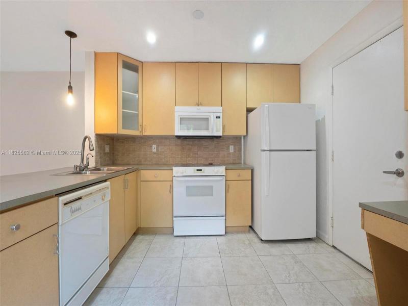 Property photo # 4