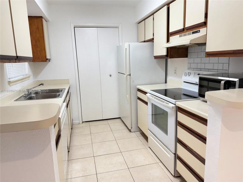 Property photo # 9