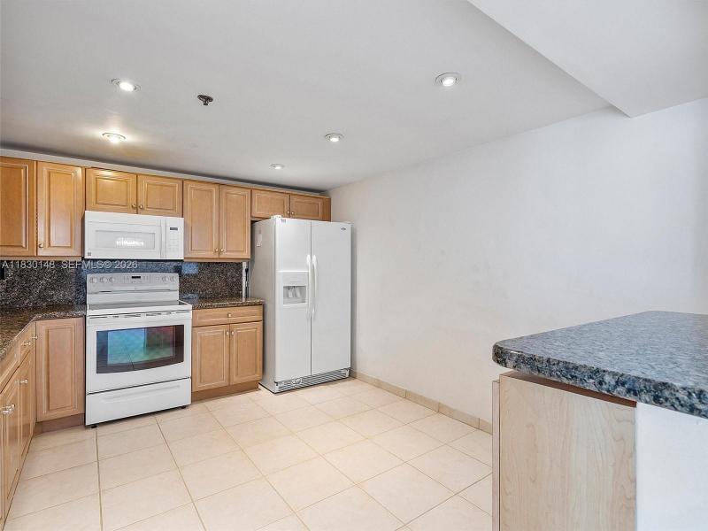 Condo for sale at Winston Towers 2005