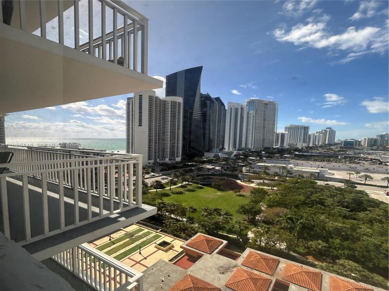 Condo for sale at Winston Towers 2005