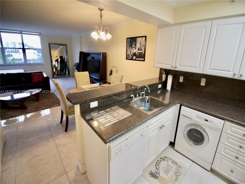 Condo for sale at The Wave Condo 427