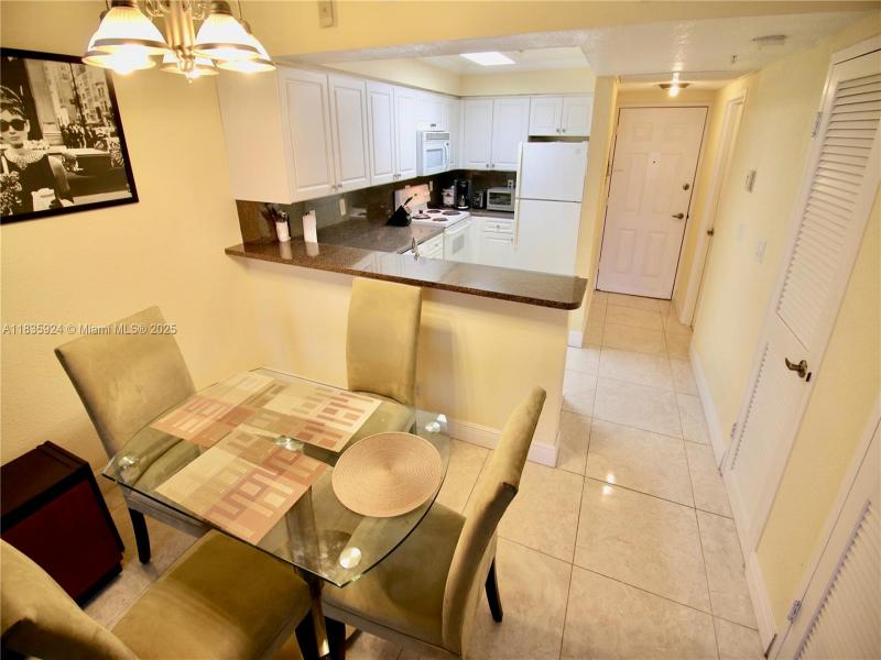 Condo for sale at The Wave Condo 427
