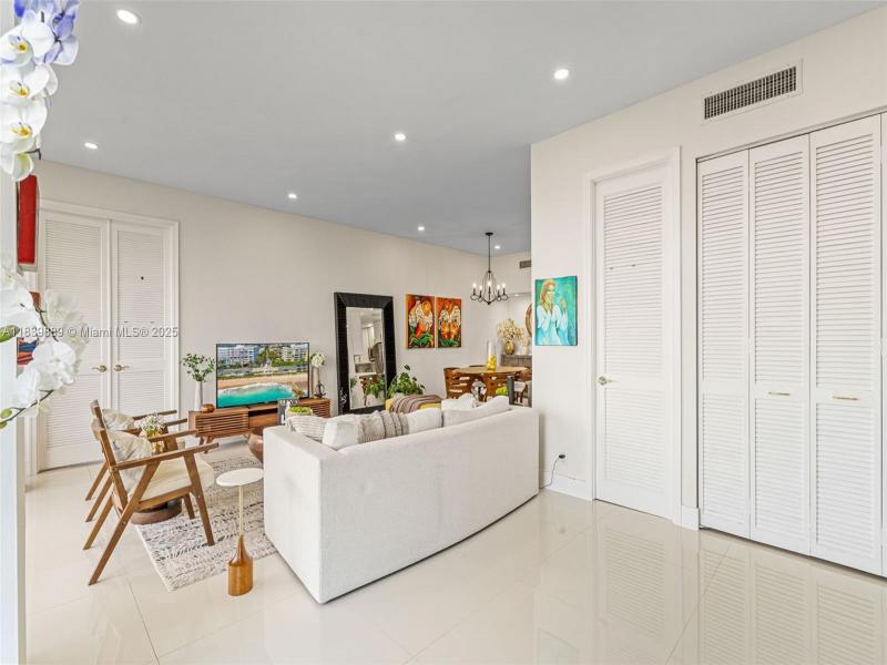 Comprar apartamento no Coronado I PH38