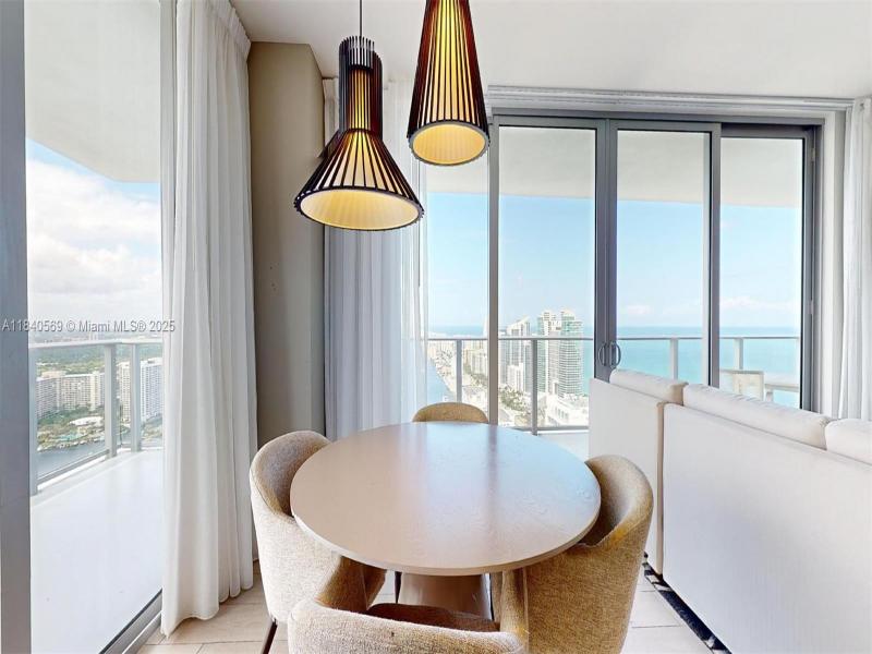 Comprar apartamento no Hyde Beach House T3802