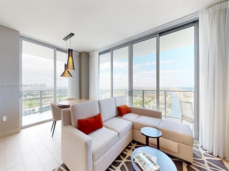 Comprar apartamento no Hyde Beach House T3802