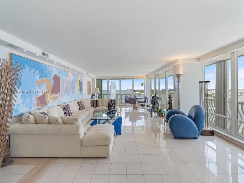 Condo for sale at Point of Americas 1501-2