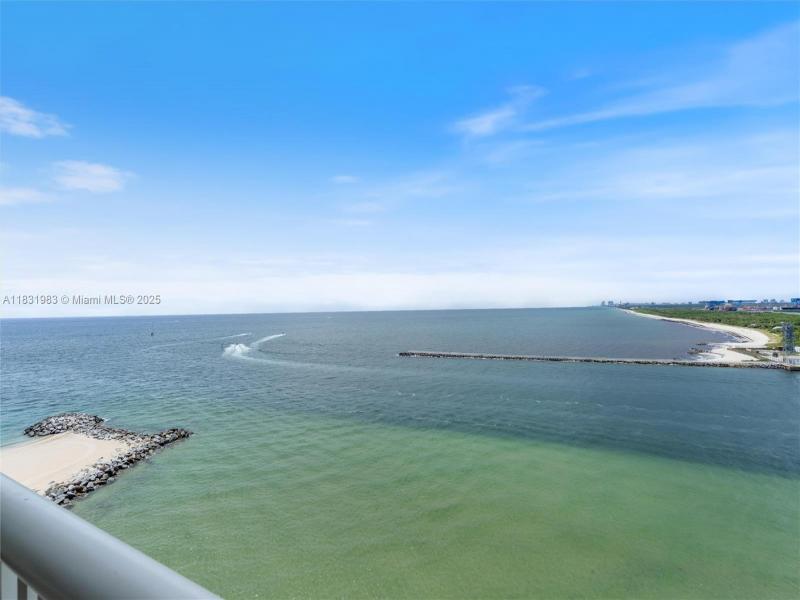 Condo for sale at Point of Americas 1501-2
