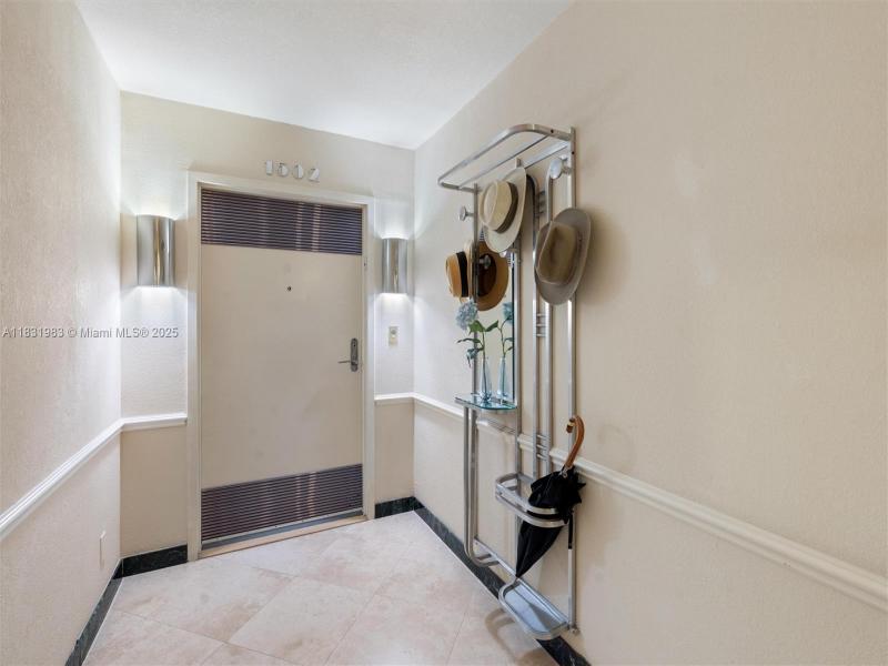 Condo for sale at Point of Americas 1501-2