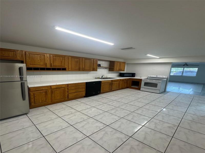 Property photo # 6