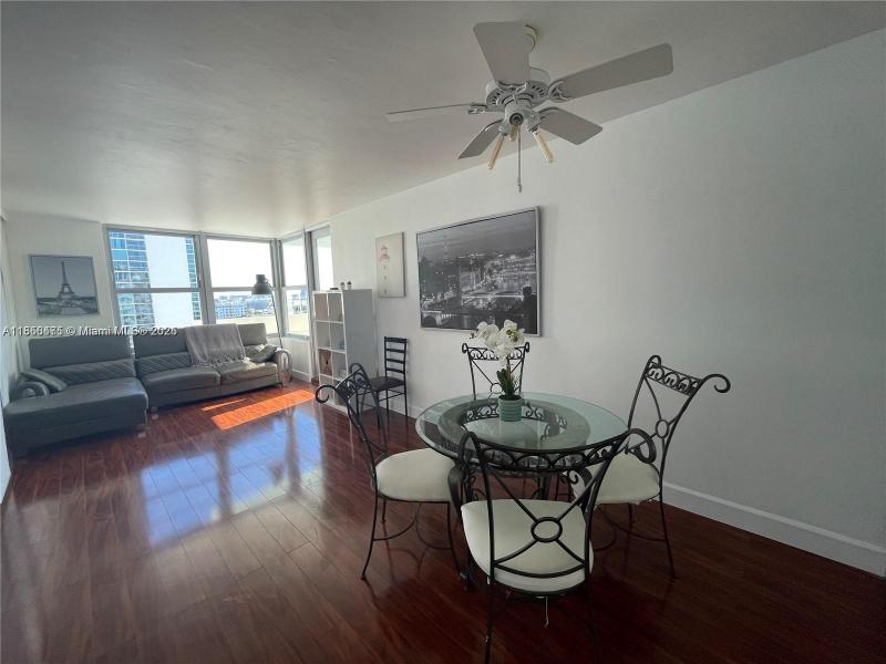 Comprar apartamento en Triton Towers 1420