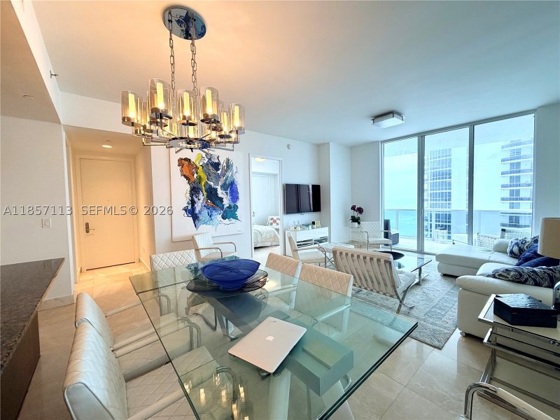 Apartment for rent at Trump Tower One 1402