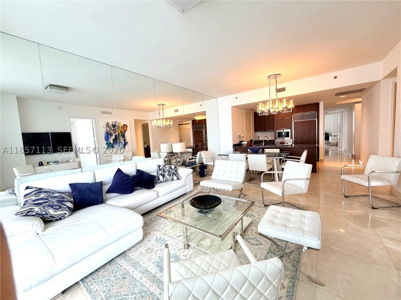 Apartment for rent at Trump Tower One 1402