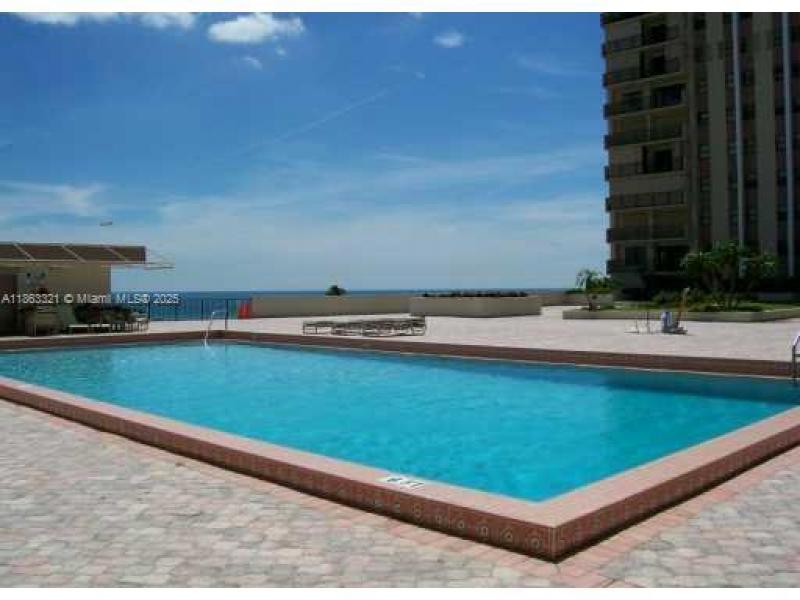 Condo for sale at The Summit 2404S