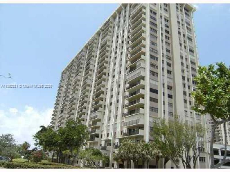 Condo for sale at The Summit 2404S