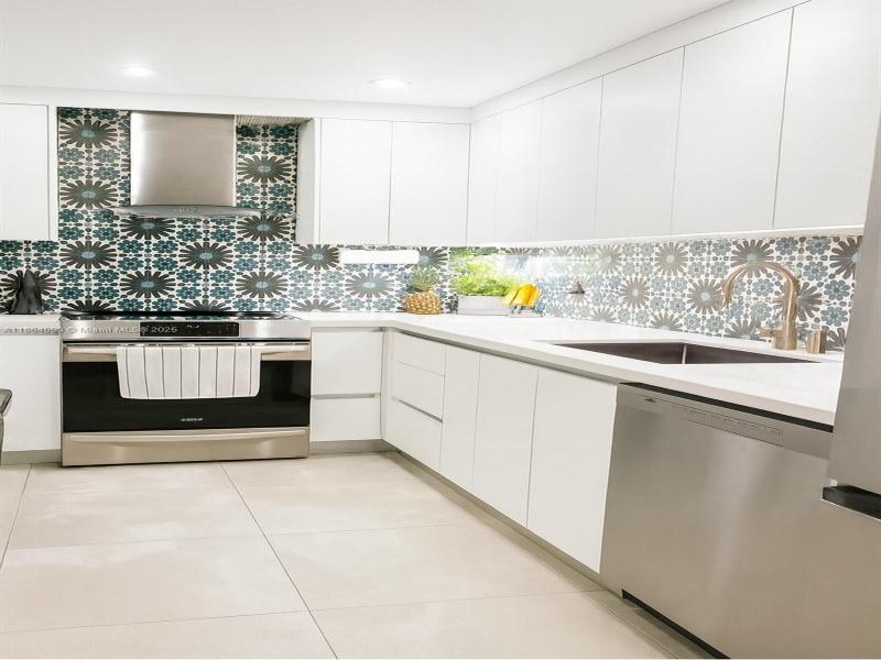 Property photo # 9