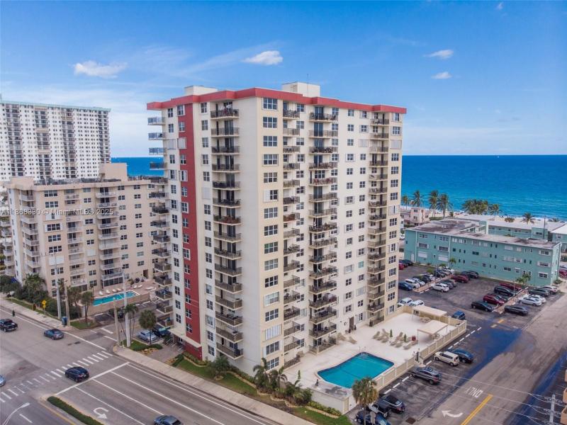 Condo for sale at Oxford Towers 201