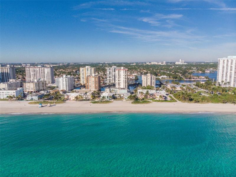 Condo for sale at Oxford Towers 201