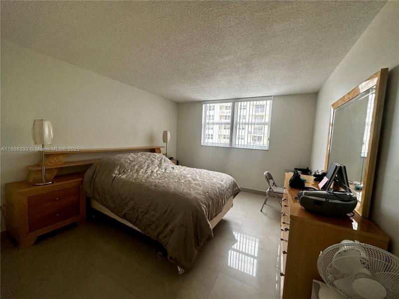 Condo for sale at Oxford Towers 201