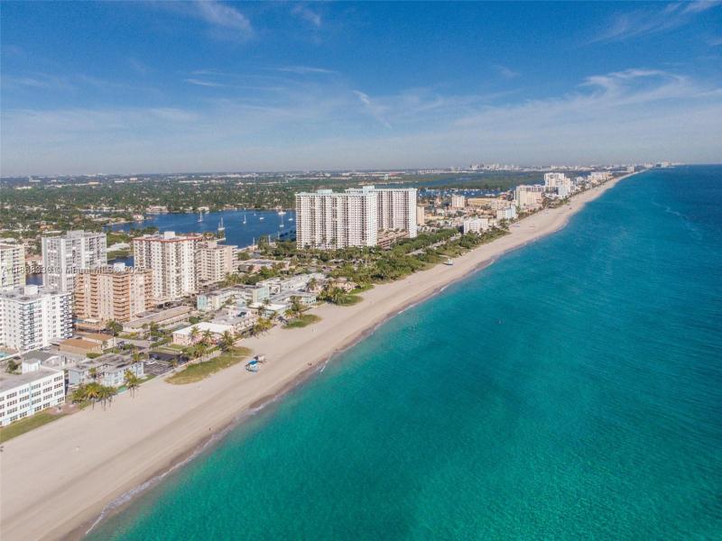 Condo for sale at Oxford Towers 201