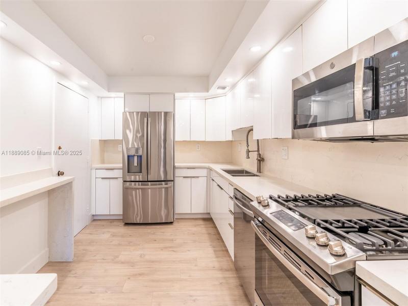 Condo for sale at Parker Plaza Estates 1127