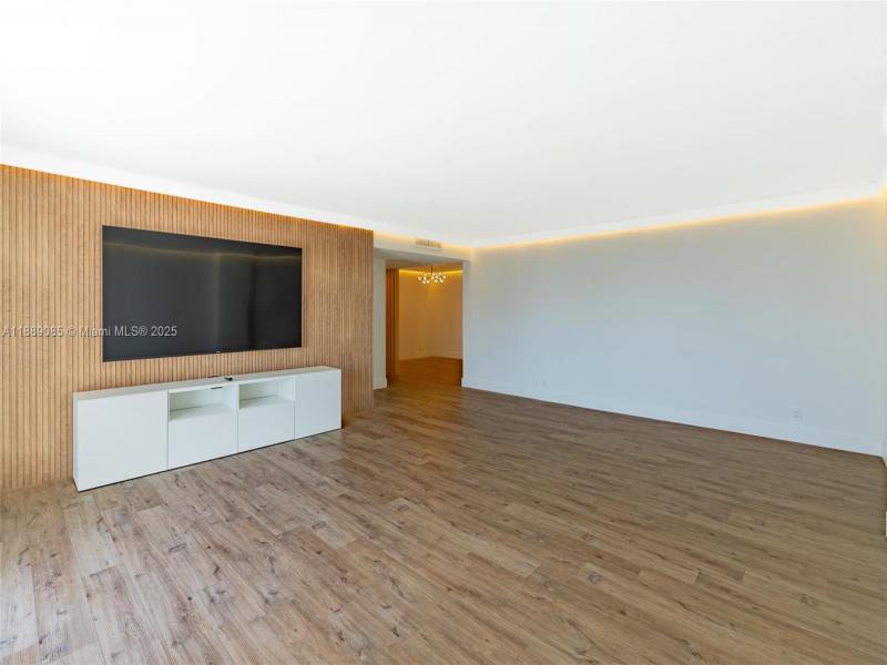 Condo for sale at Parker Plaza Estates 1127
