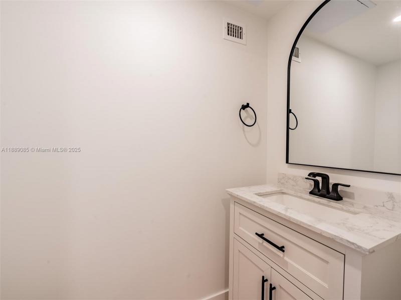 Condo for sale at Parker Plaza Estates 1127