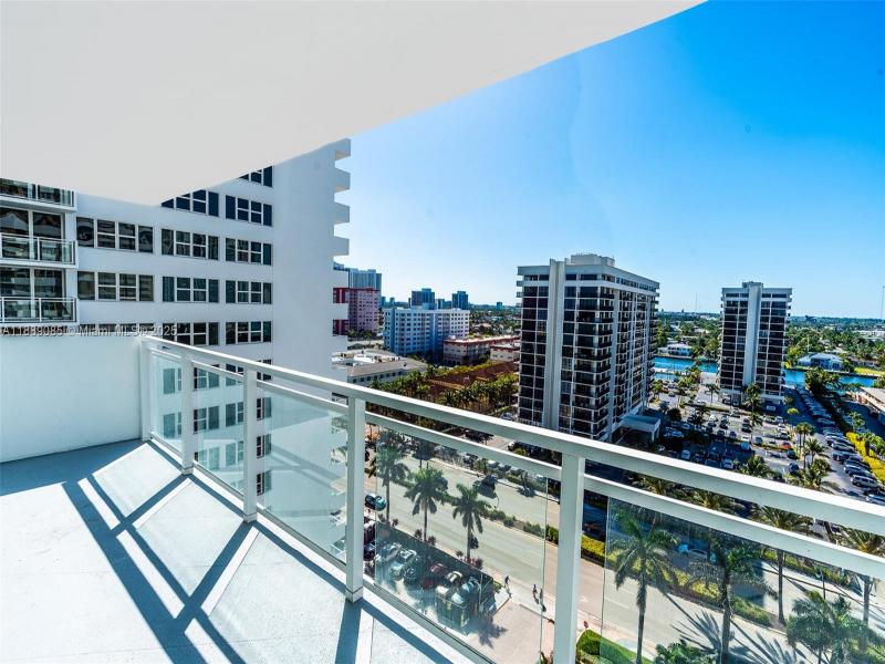 Condo for sale at Parker Plaza Estates 1127