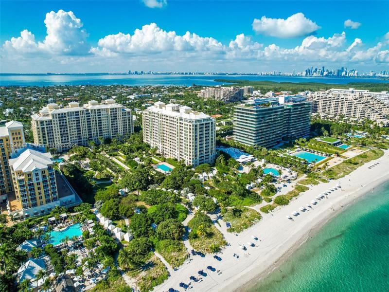 Comprar apartamento en Grand Bay Residences 1001