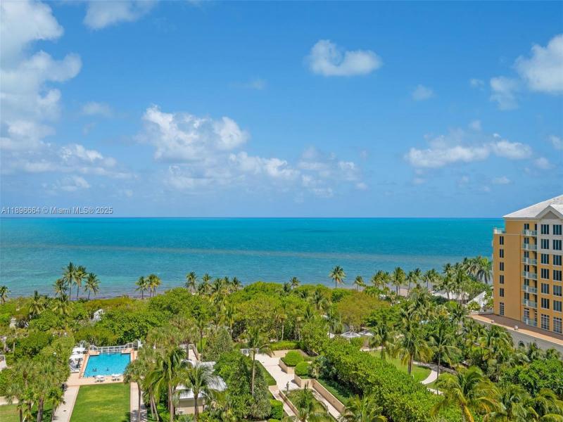 Comprar apartamento en Grand Bay Residences 1001