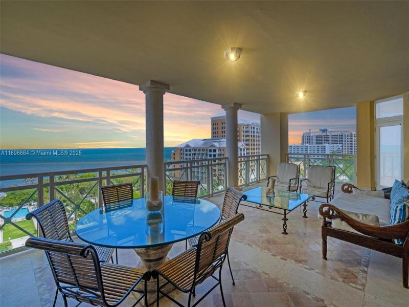 Comprar apartamento en Grand Bay Residences 1001